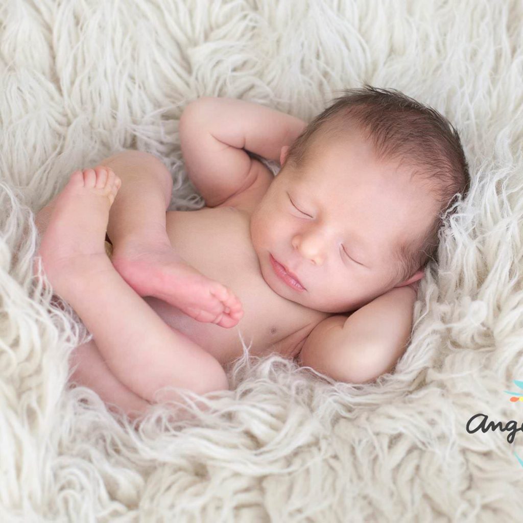 Fotografa de recien nacidos en alicante sesiones newborn de estudio